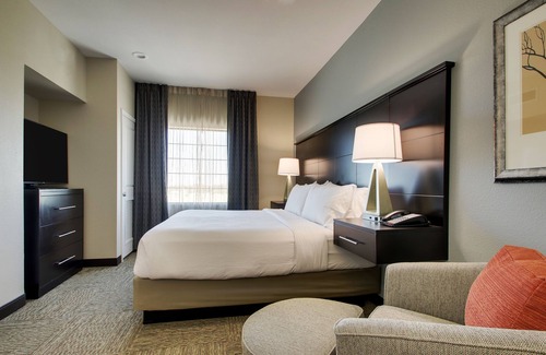The Colony Hotel | Staybridge Suites Plano - The Colony by IHG