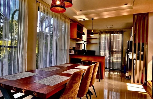 Laurel Villa | Staycation At Sandari Batulao (Overlooking Spot)