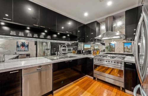 Moonee Ponds Apartment | StayCentral - Moonee Ponds Penthouse
