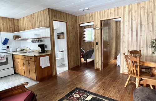 Algoma District Cottage | Staying by the Lakeside Cottages