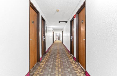 Little Falls Hotel | StayInn Little Falls