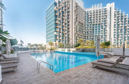 Jadaf Apartment | StayShort - Al Jaddaf sleeps 4 with Swimming Pool and Gym