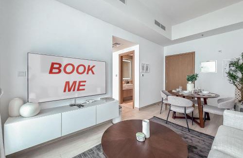 Jadaf Apartment | StayShort - Al Jaddaf sleeps 4 with Swimming Pool and Gym