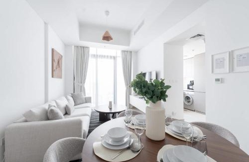 Jadaf Apartment | StayShort - Al Jaddaf sleeps 4 with Swimming Pool and Gym