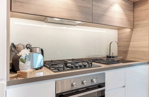 Dubai Marina Apartment | StayShort - Cozy & Bright Studio Retreat for 3 in Dubai Marina