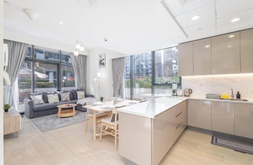 Dubai Apartment | StayShort - Indulging 1 Bedroom in Azizi Riviera 6