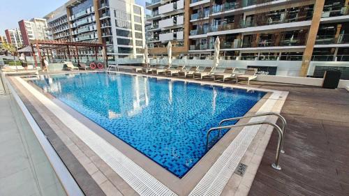 Dubai Apartment | StayShort - Indulging 1 Bedroom in Azizi Riviera 6