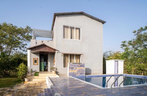 Wadgaon Villa | StayVista at Jal By The Bay