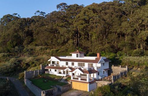 Ooty Villa | StayVista at Peak Point with Breakfast