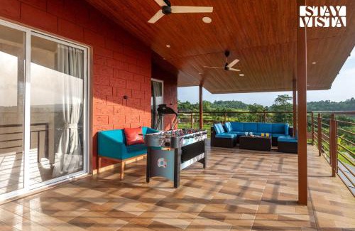 Uddar Villa | StayVista at Ravendell with Pool and Lawn