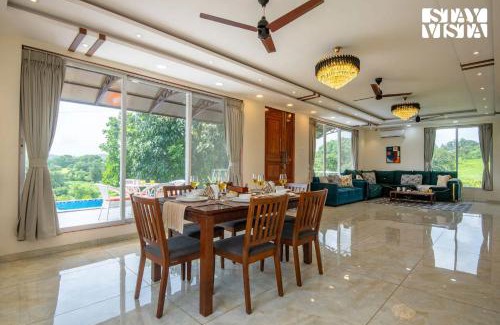 Uddar Villa | StayVista at Ravendell with Pool and Lawn