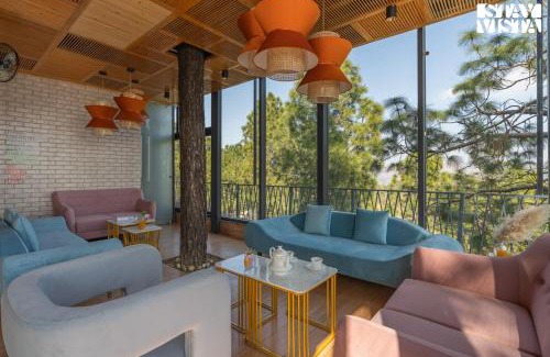 Barog Apartment | StayVista at Serene with Outdoor Bonfire