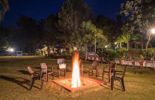 Faridabad Villa | StayVista at Solitude in the Woods- 2BR Villa in Delhi with Lawn Bonfire