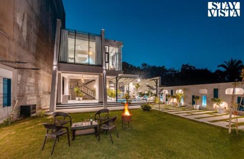 Jagatpura Villa | StayVista at Starlit Manor with Private Pool, AC, BBQ