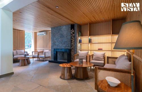 Solan Villa | StayVista at Uno - The Himalayan Den with Jacuzzi
