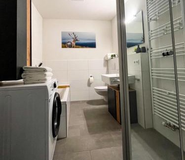Isny im Allgaeu Apartment | StayZen Holz & Hirsch Deluxe Hideaway zentral mit Parkplatz