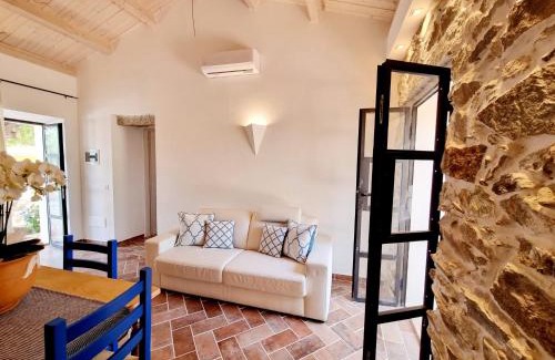 Buddittogliu Straulas Apartment | STAZZO SAN TEODORO LA QUERCIA Piscina Condivisa