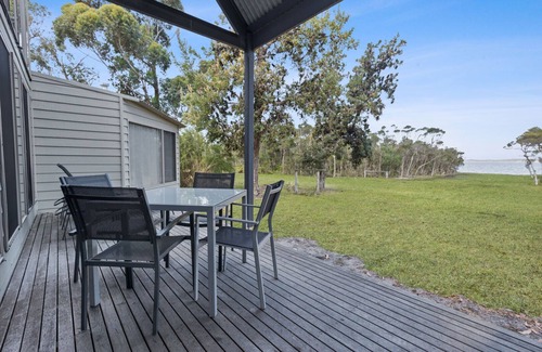 Forge Creek House | Steamer - Waterfront Retreat: Secluded lodges perfect for nature lovers