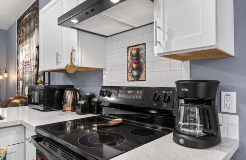 South Tacoma House | Steampunk Haven in the Heart of Tacoma!