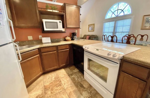 Steinhatchee Cottage | Steinhatchee Landing - Victorian Cottage 9 Upstairs