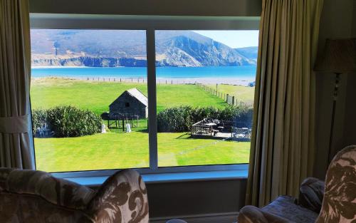Keel Bed & Breakfast | Stella Maris Bed and Breakfast, On the Beach