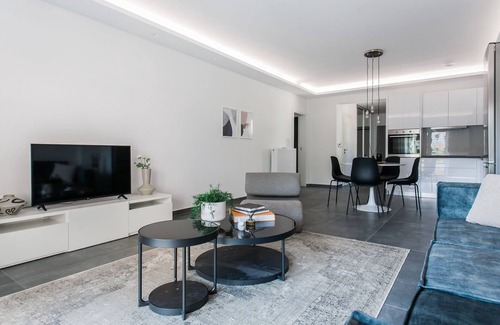 Palaio Faliro Apartment | Stellar 3BR Apartment with Balcony