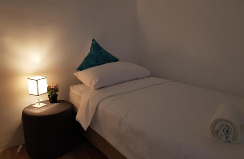 Lian House | Stellka cheerful 2BR townhouse near the beach and city