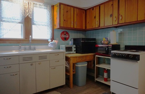 Union Pier House | Step back in time during your stay at Guy's Bungalow.