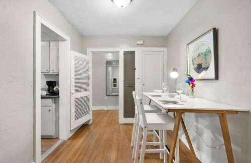 Mesta Park Apartment | Step Back in Time Historic Details Ideal Location