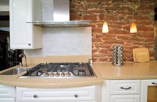 Clintondale House | Step into history & unwind at Stone House a charming 🏡 at the❤️of NYHudson Valley