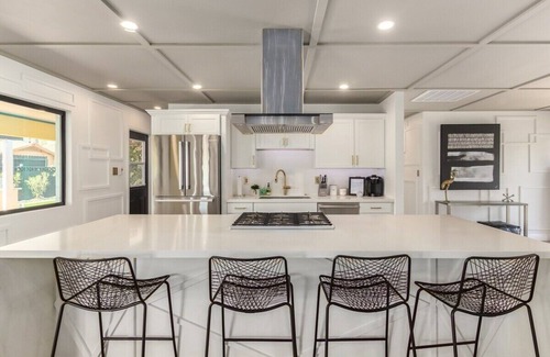 Park Scottsdale One House | Step into our luxurious, high-end retreat, blending sophistication with comfort