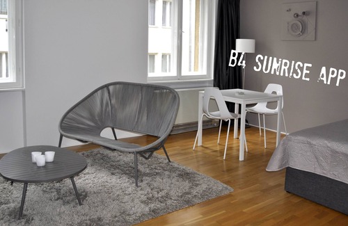 Leopoldstadt Condo | STEPHANSPLATZ 800m, sought-after CITY location at SCHWEDENPLATZ, with own parking lot