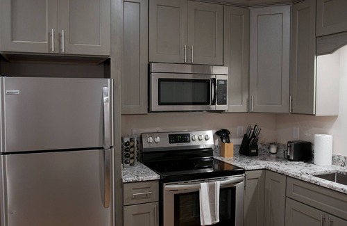 Biloxi Apartment | 🔥STEPS 2 BEACH❤️ | SLEEPS 4 W/W+D