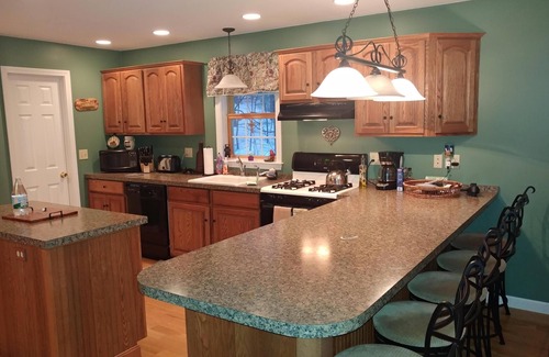 Eidelweiss Village House | Steps Away from the Beach in the Mount Washington Valley