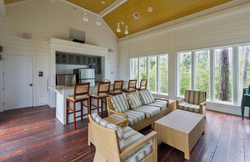 Baytowne Wharf Condo | Steps From Baytowne Wharf With Pool & Private Beach Access