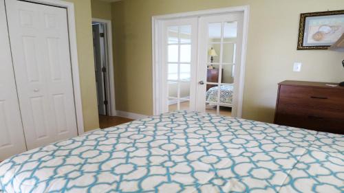 Ilexhurst Villa | Steps From Beach! Grill - Wif