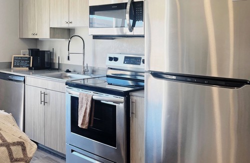 City Park West Apartment | Steps from Saint Joseph Hospital