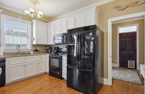 Pass Christian House | Steps From Sand! BEACH VIEW, 1 Blk to Park, 2 Blks to Restaurants, Pet Friendly.