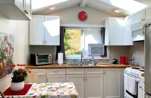 Bowen Island Cottage | Steps from Snug Cove beautiful cottage surrounded by parks and waterfall nearby