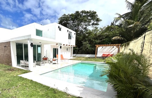 Zarzal House | STEPS FROM THE BEACH, BRAND NEW HOME