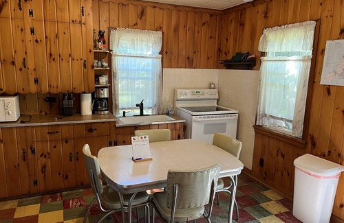 Luxemburg Cottage | Steps from the Sand: Idyllic Beachfront Rental in Door County