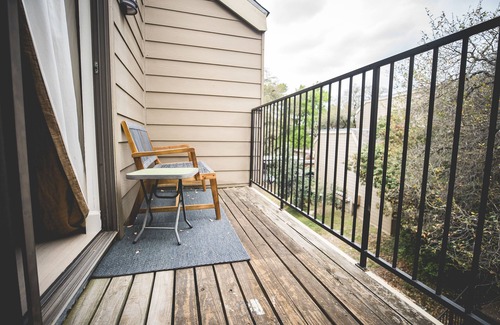 Barton Hills Condo | Steps to Barton Springs Pool