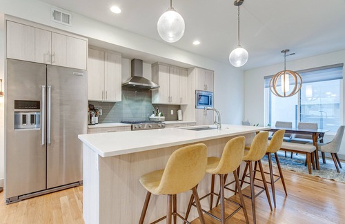 City Park West House | Steps to City Park: Townhome w/Rooftop Deck!