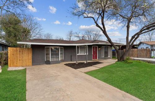 West San Antonio House | Steps to Lackland AFB & SeaWorld