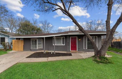 West San Antonio House | Steps to Lackland AFB & SeaWorld