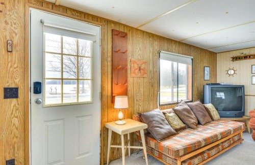 Henderson House | Steps to Lake Ontario Remote Escape with Deck and BBQ
