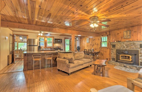 Tafton Cottage | Steps to Lake: Tafton Cottage w/Fire Pit & Grill