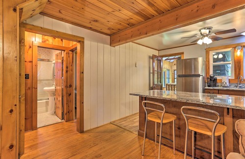 Tafton Cottage | Steps to Lake: Tafton Cottage w/Fire Pit & Grill