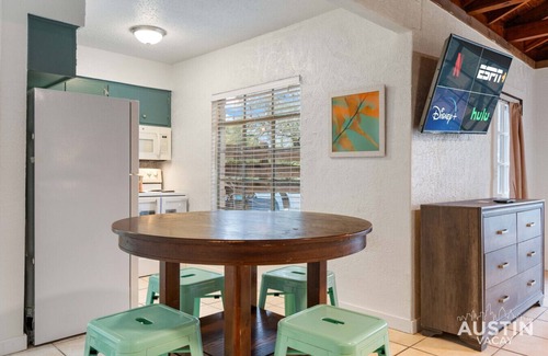 Volente Cabin | Steps to Lake Travis ✦ Waterpark, Slides & Pools ✦ Patio, Firepit & Grill