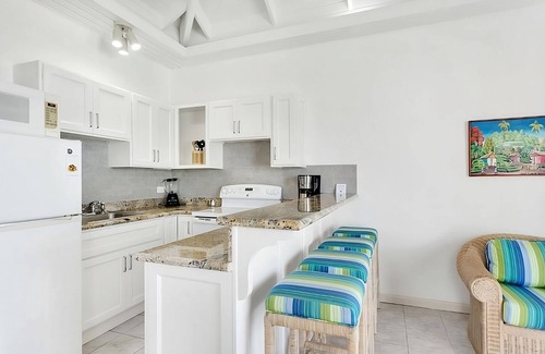 Shoal Bay House | Steps to Shoal Bay Beach! With Full Kitchen & Porch! Car Rental, Pool, Spa!